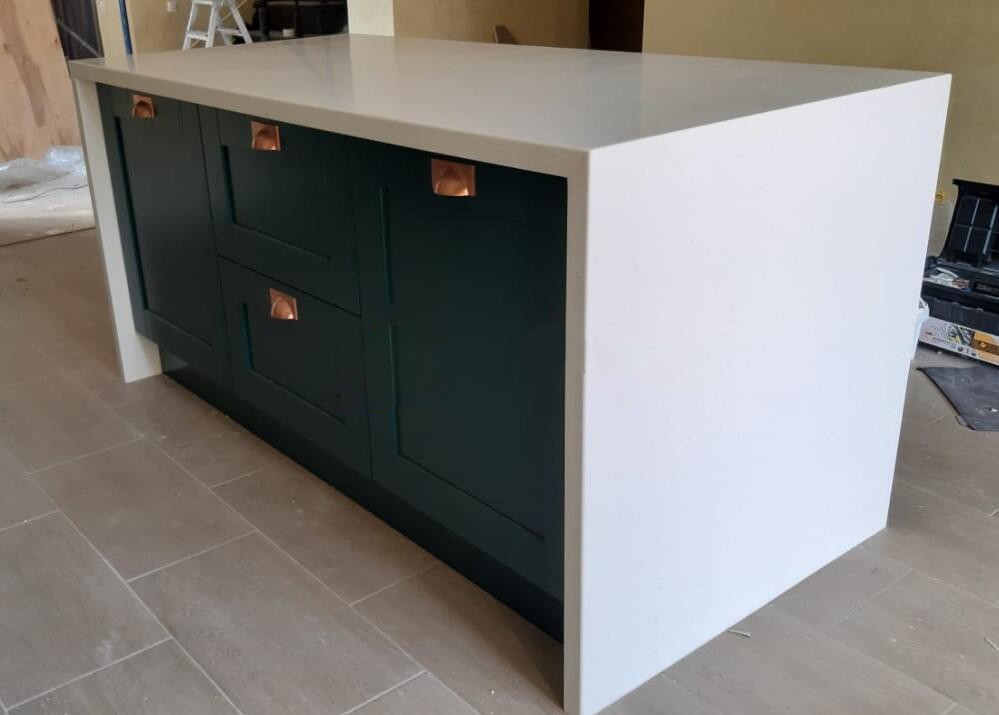 ���������� �� �������������� ����� Corian Sparkling White