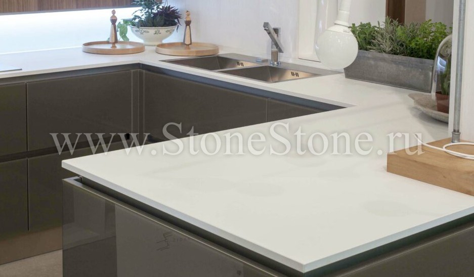 ���������� �� ������ �-�������� Vicostone Artic Snow �����